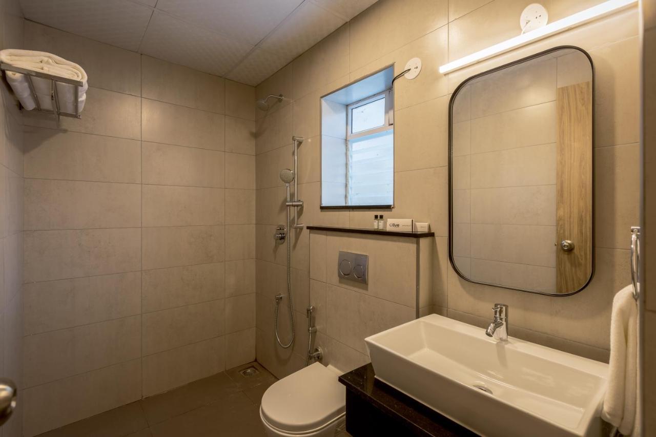 העיר בנגלור Olive Hotel Indiranagar 100Ft Road By Embassy Group מראה חיצוני תמונה