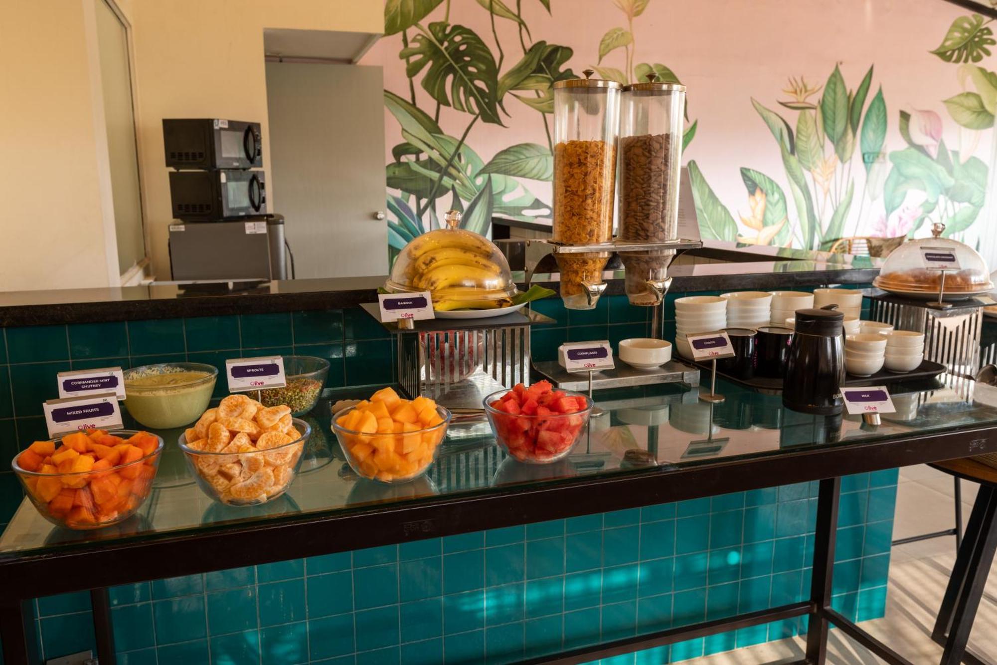 העיר בנגלור Olive Hotel Indiranagar 100Ft Road By Embassy Group מראה חיצוני תמונה